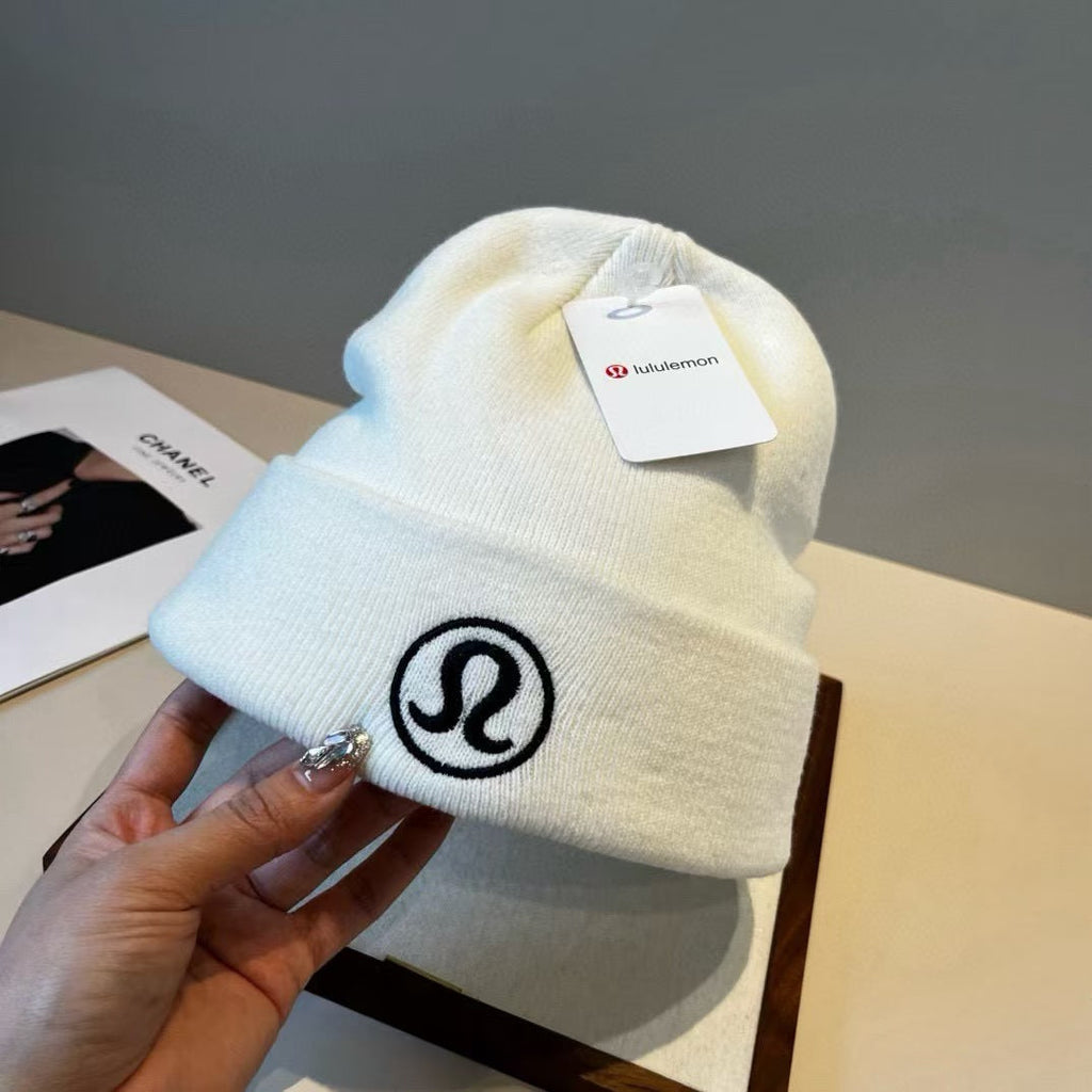 New woolen hat