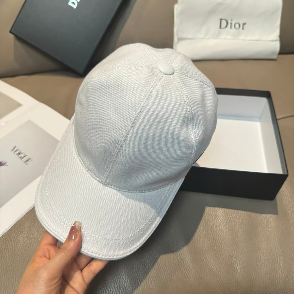New letter embroidered baseball cap
