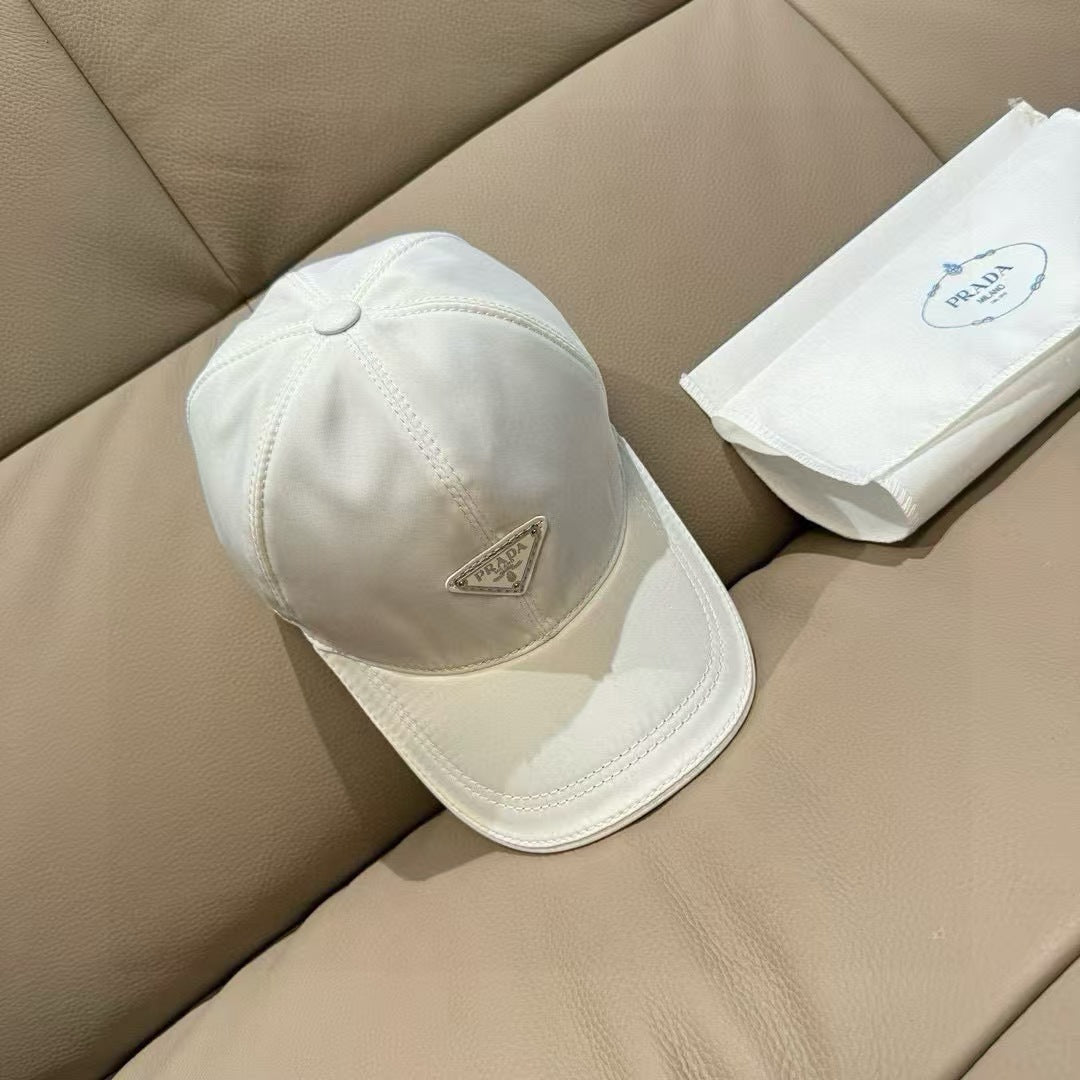 New triangular metal baseball cap