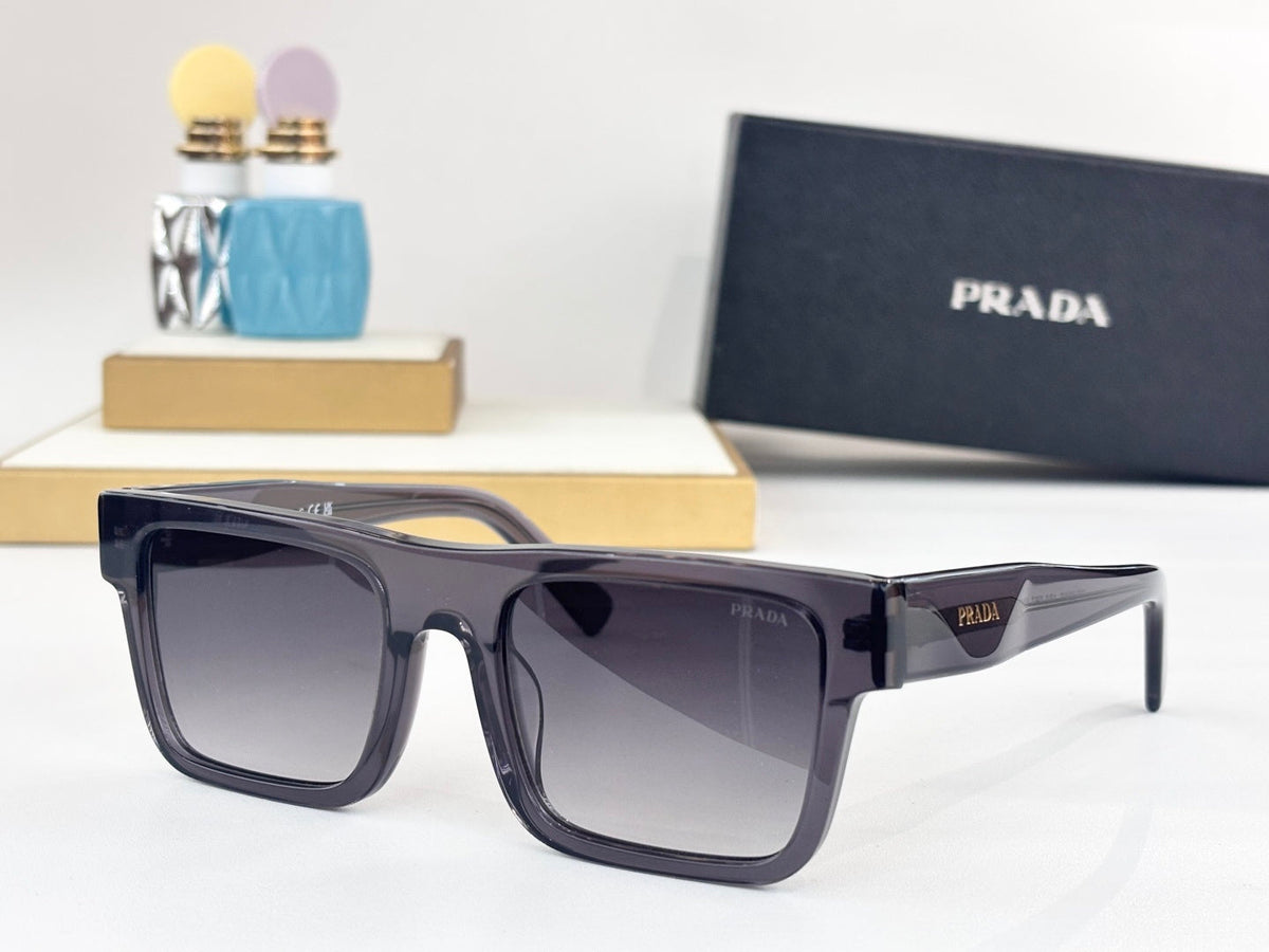 Wide edge fashionable sunglasses