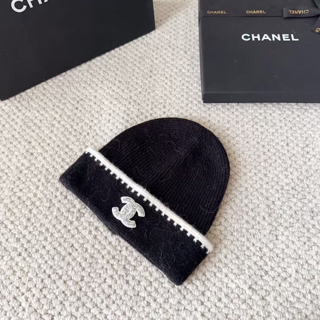 Explosive classic knitted hat