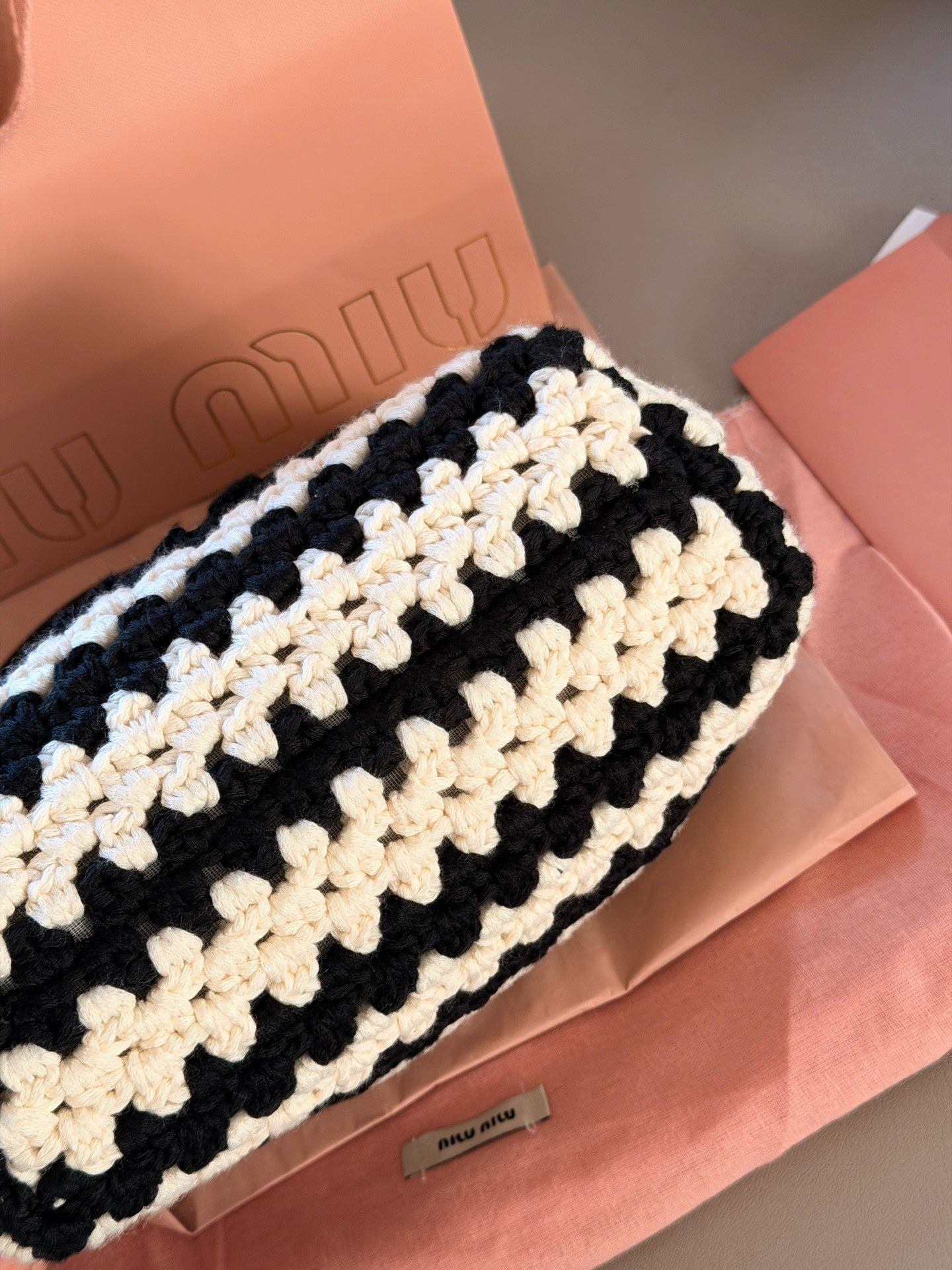 Black and white woven lunch box bag