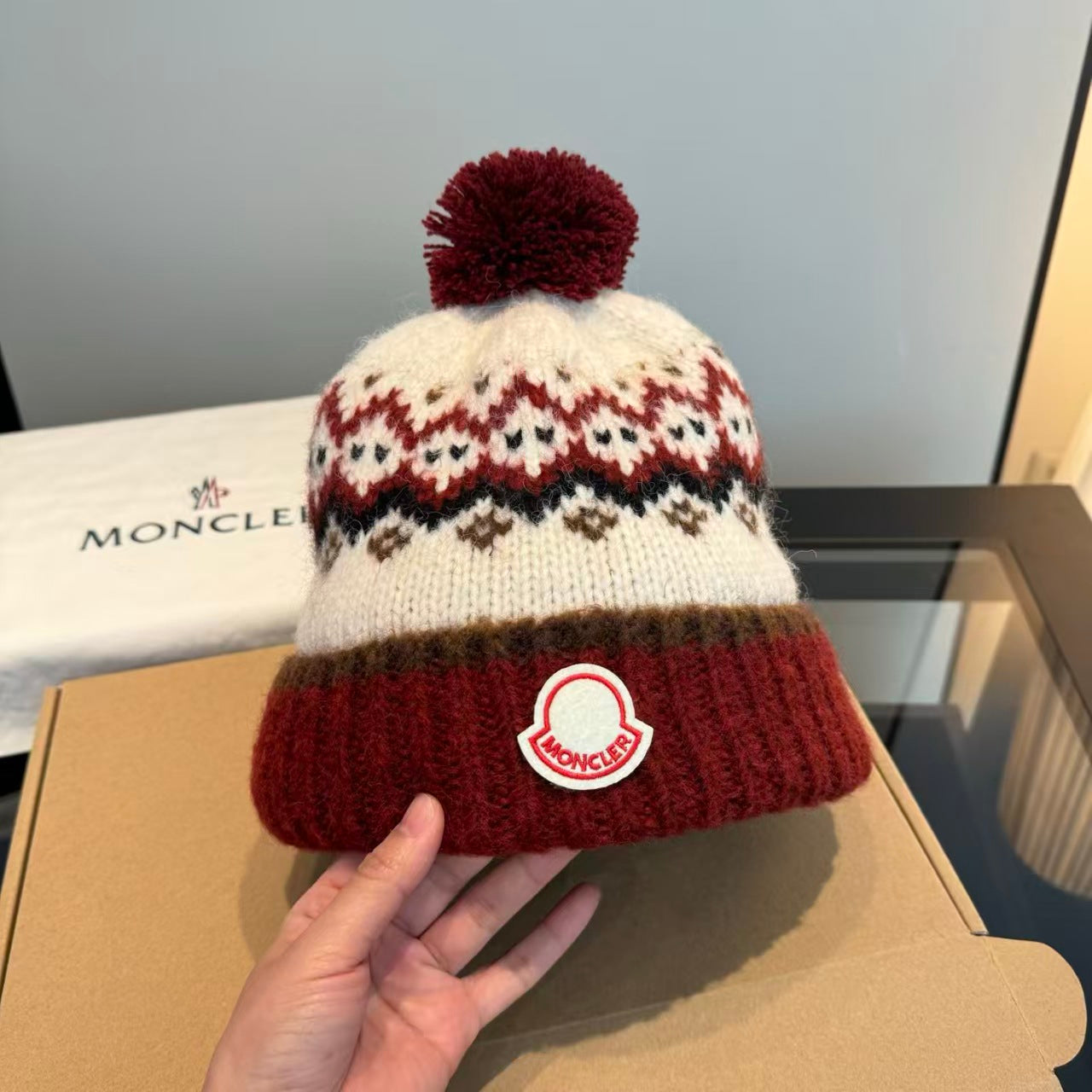 Explosive woolen hat