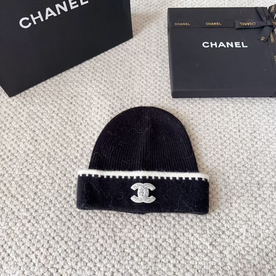 Explosive classic knitted hat