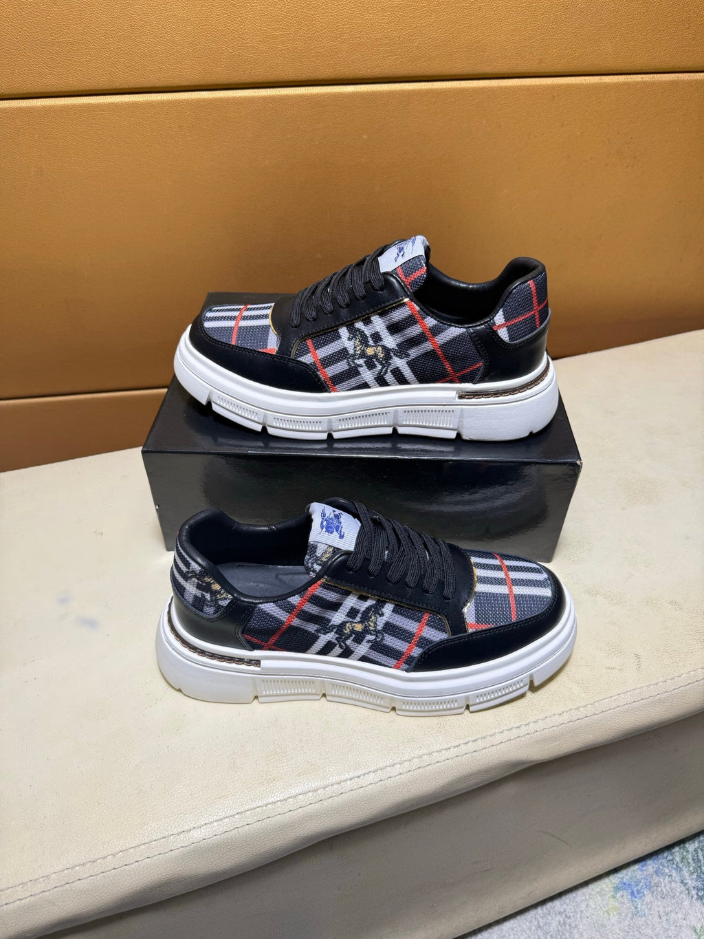 🏃 Casual shoes are a must-have for trendy men