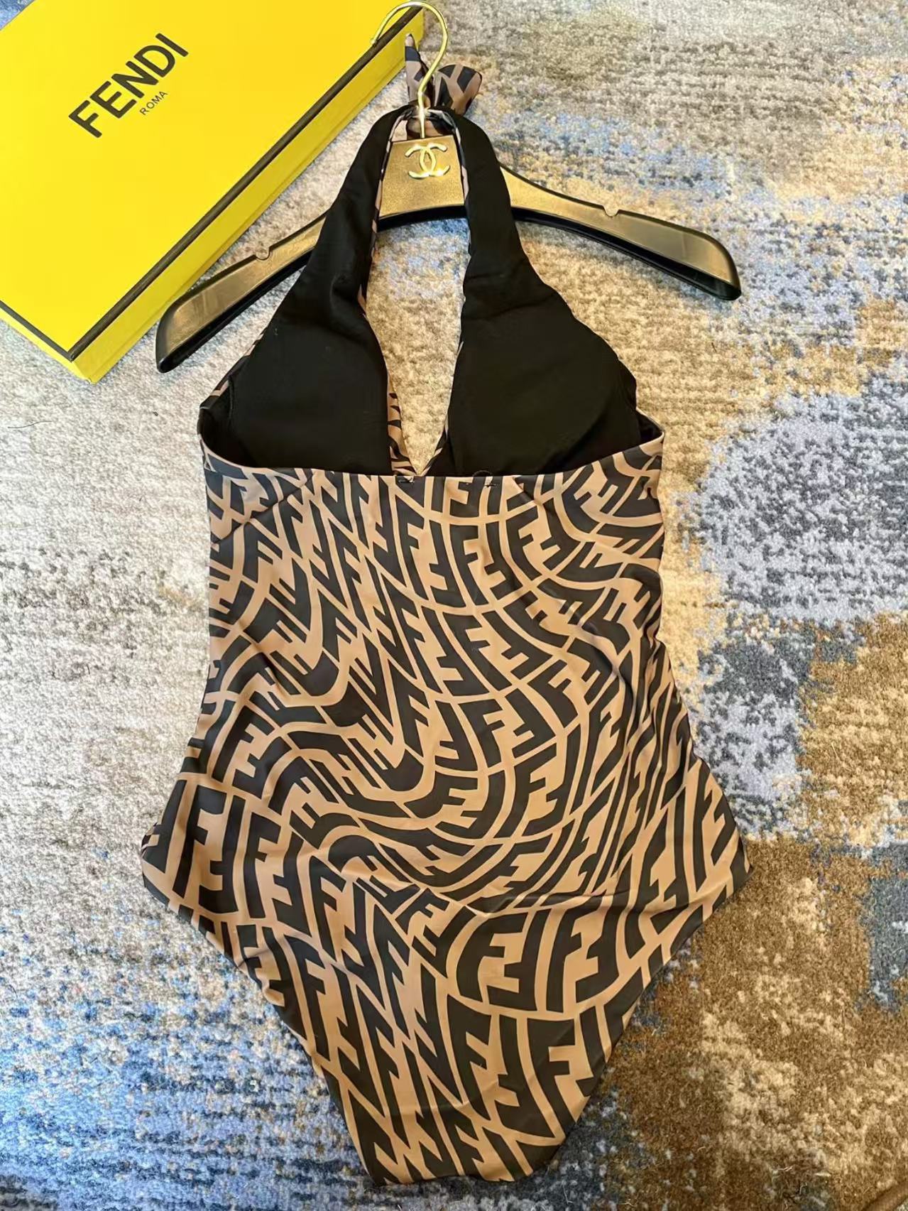 New one-piece swimsuit