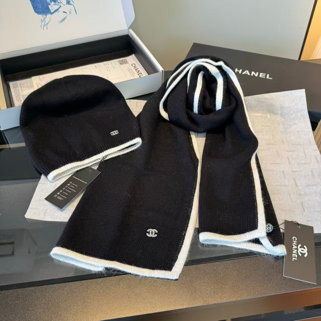New set scarf