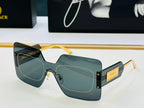 Fashionable large square sunglasses
