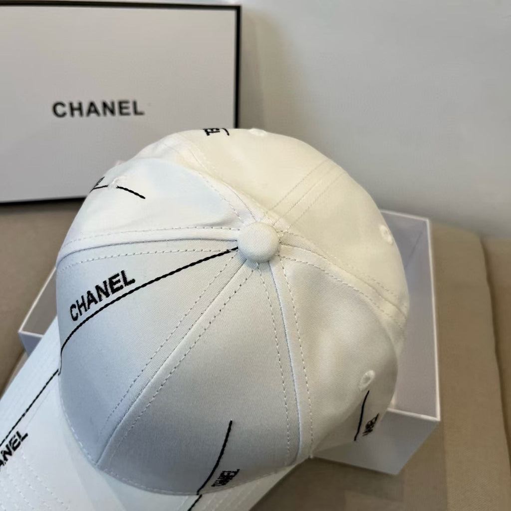 New fashionable baseball cap