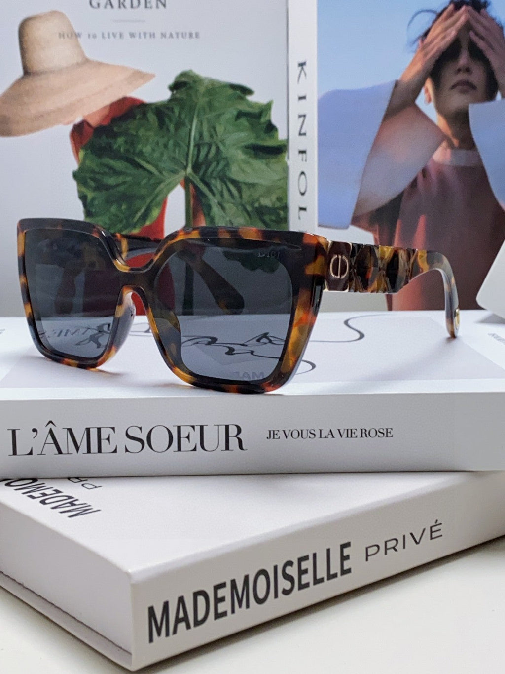 Super Beautiful Geometric Lingge Mirror Legs Super Beautiful New Women's Sunglasses