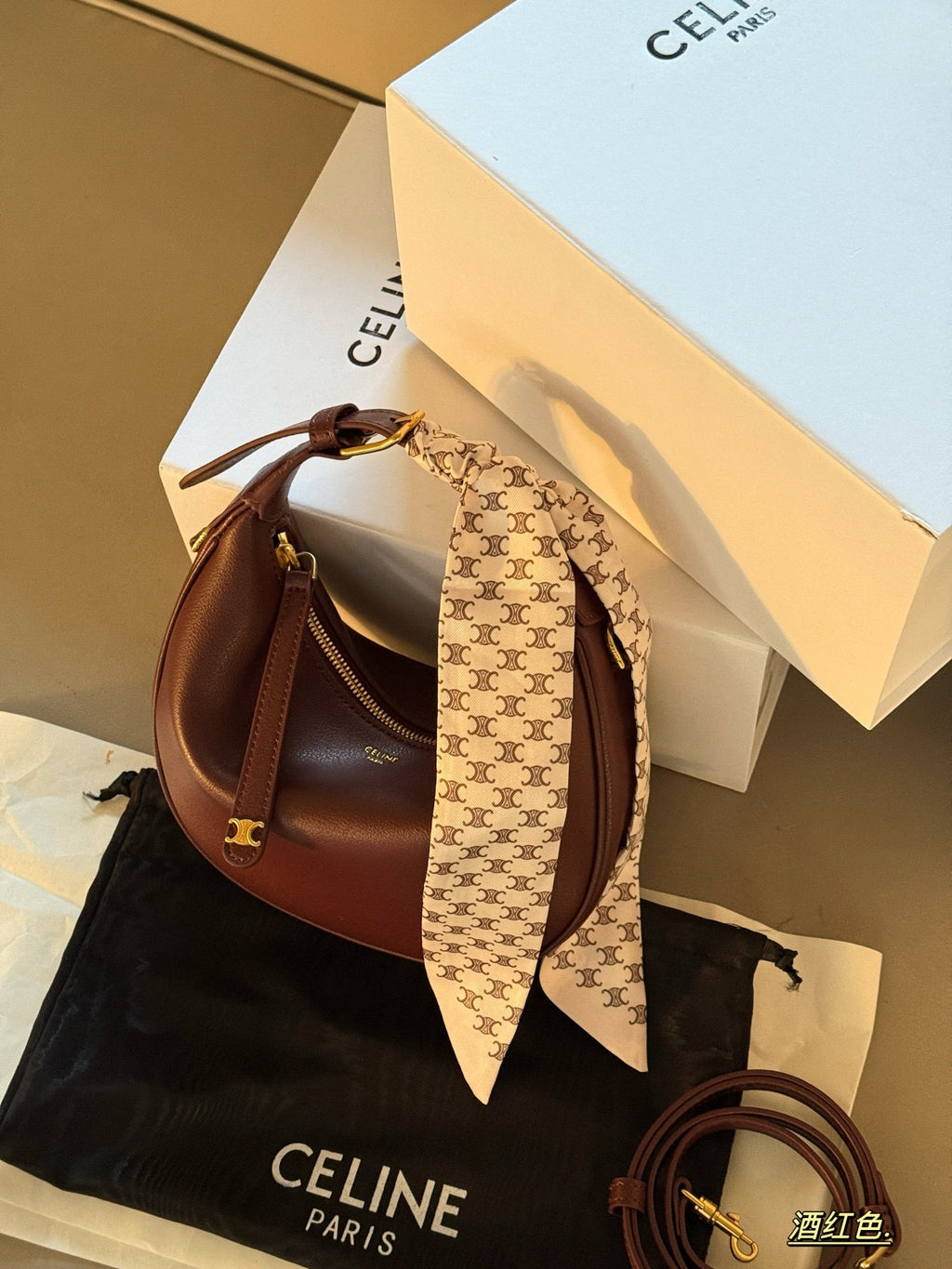Crescent belt buckle armpit bag