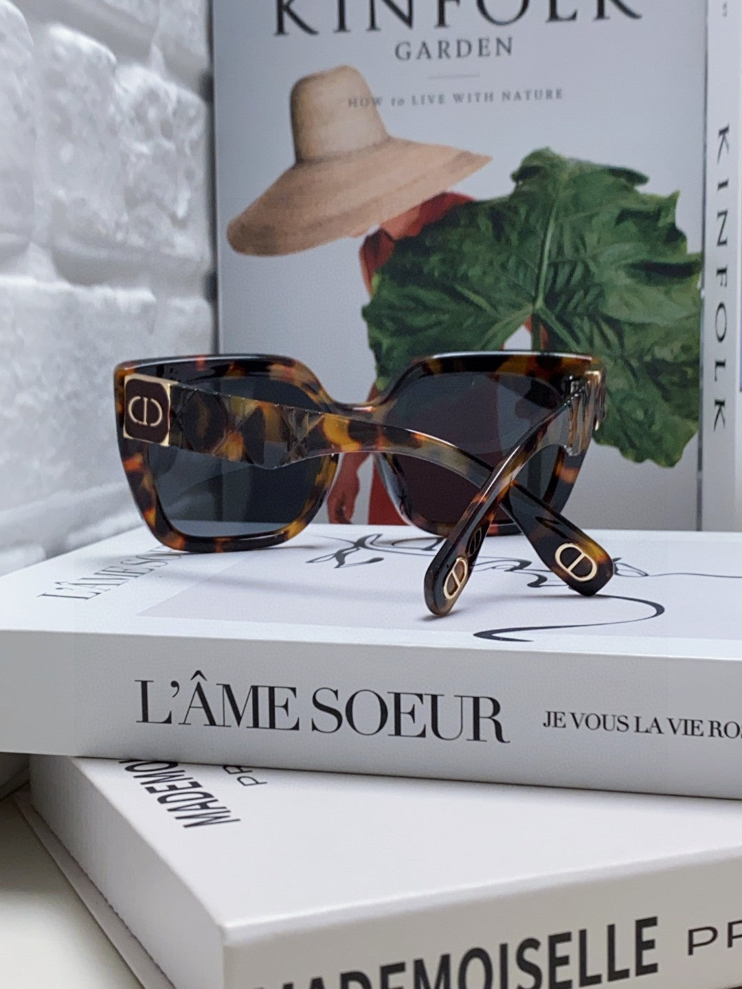 Super Beautiful Geometric Lingge Mirror Legs Super Beautiful New Women's Sunglasses
