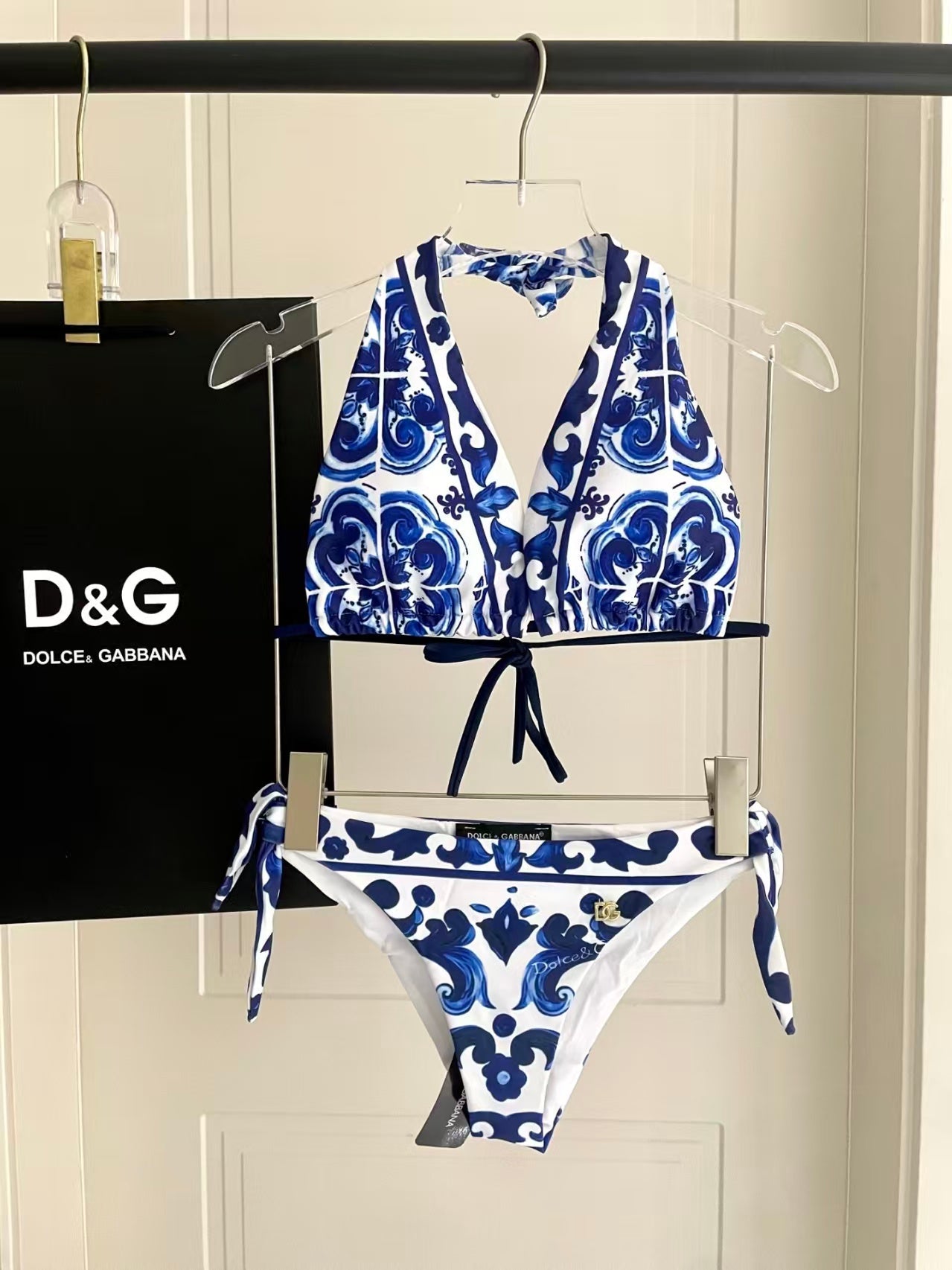 New quick drying elastic swimsuit