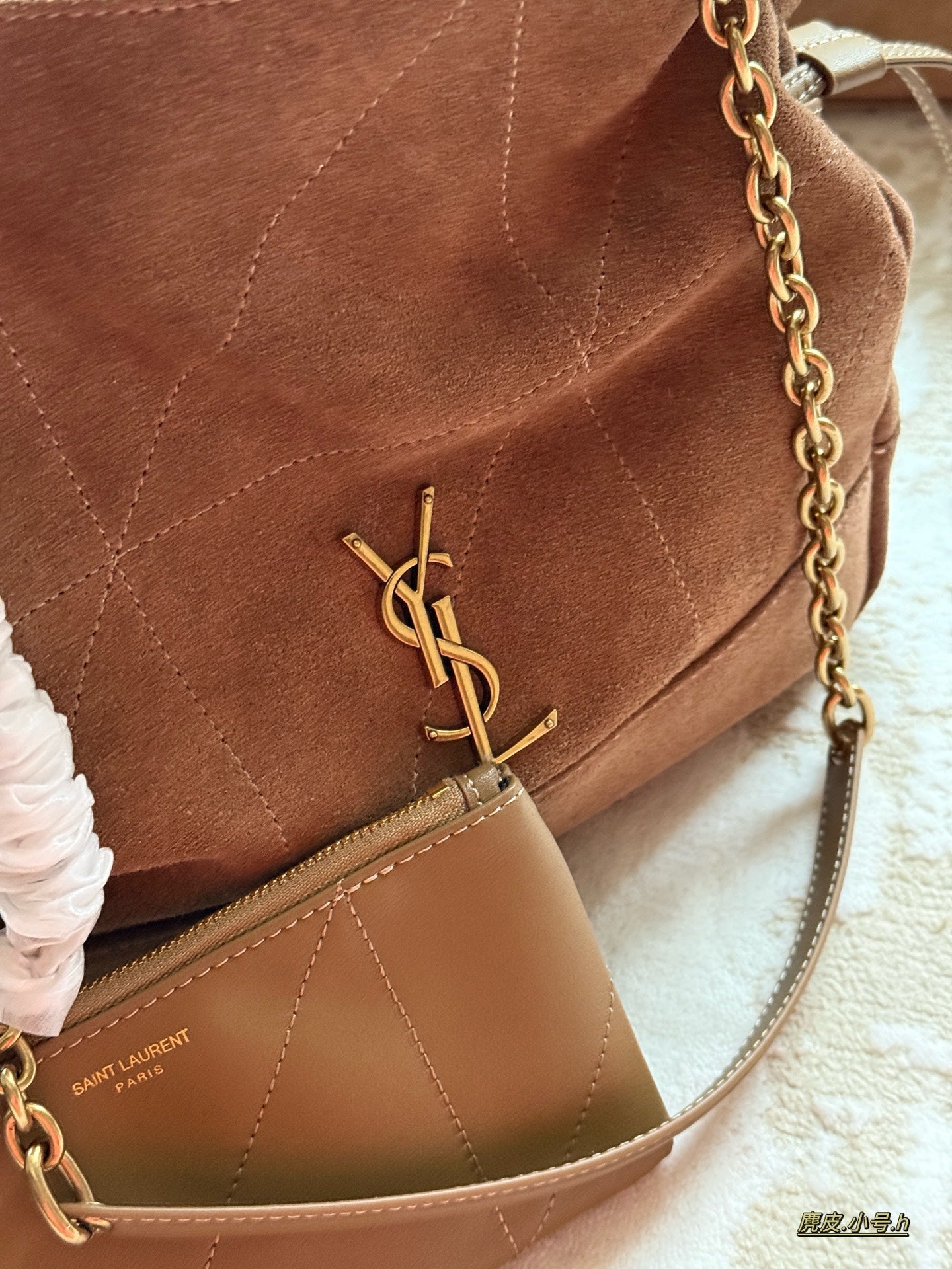 Matte suede triangular grid tote bag