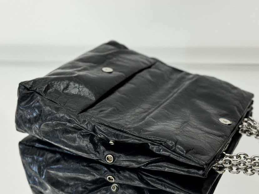 Oil wax black shoulder bag