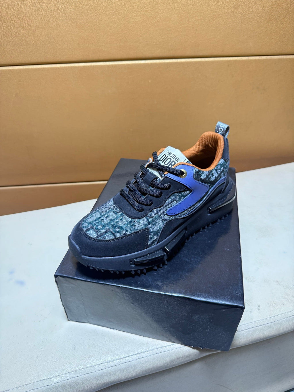 🏃 Casual shoes are a must-have for trendy men