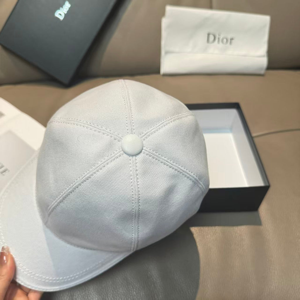 New letter embroidered baseball cap