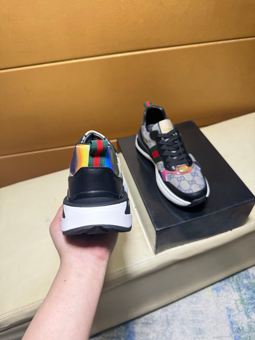 Unique modern style sports shoes