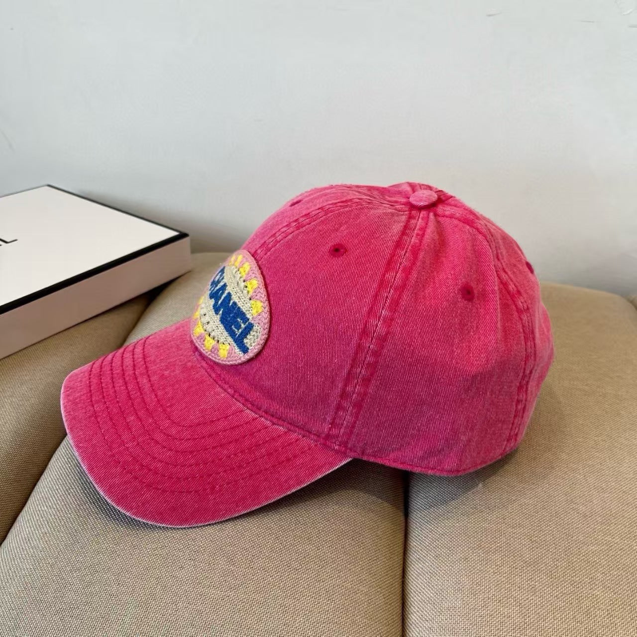 Explosive letter embroidered baseball cap