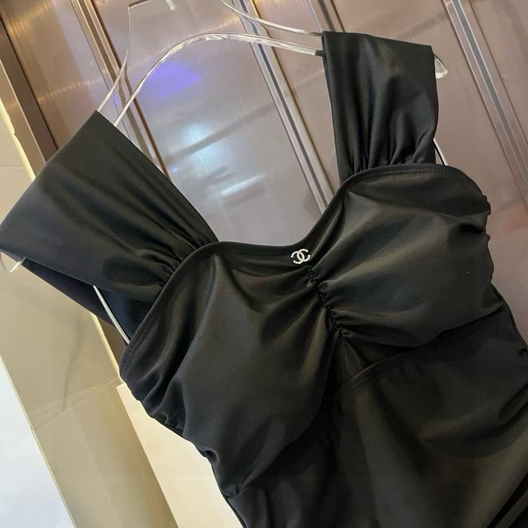 New one-piece swimsuit
