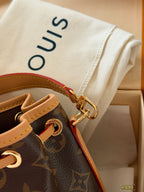 Old flower drawstring mini bucket bag