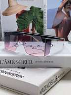 Large frame letter logo fashionable sunglasses