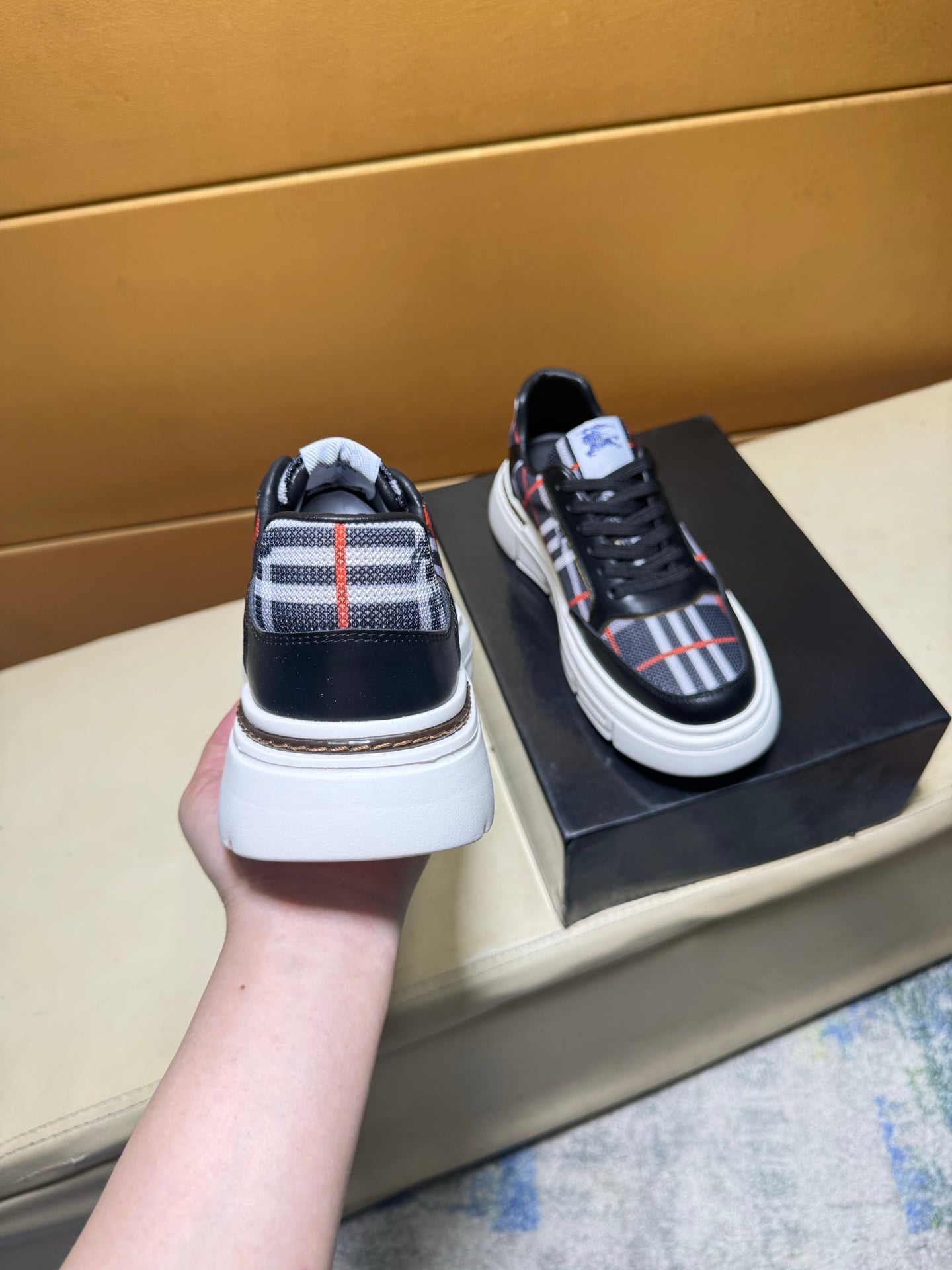 🏃 Casual shoes are a must-have for trendy men
