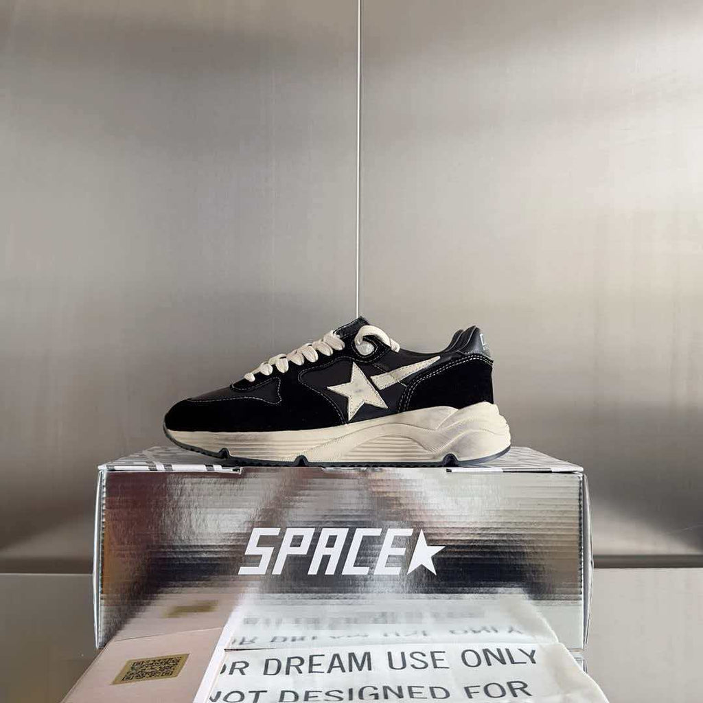 Retro vintage star casual sports shoes, skateboard shoes, small dirty shoes