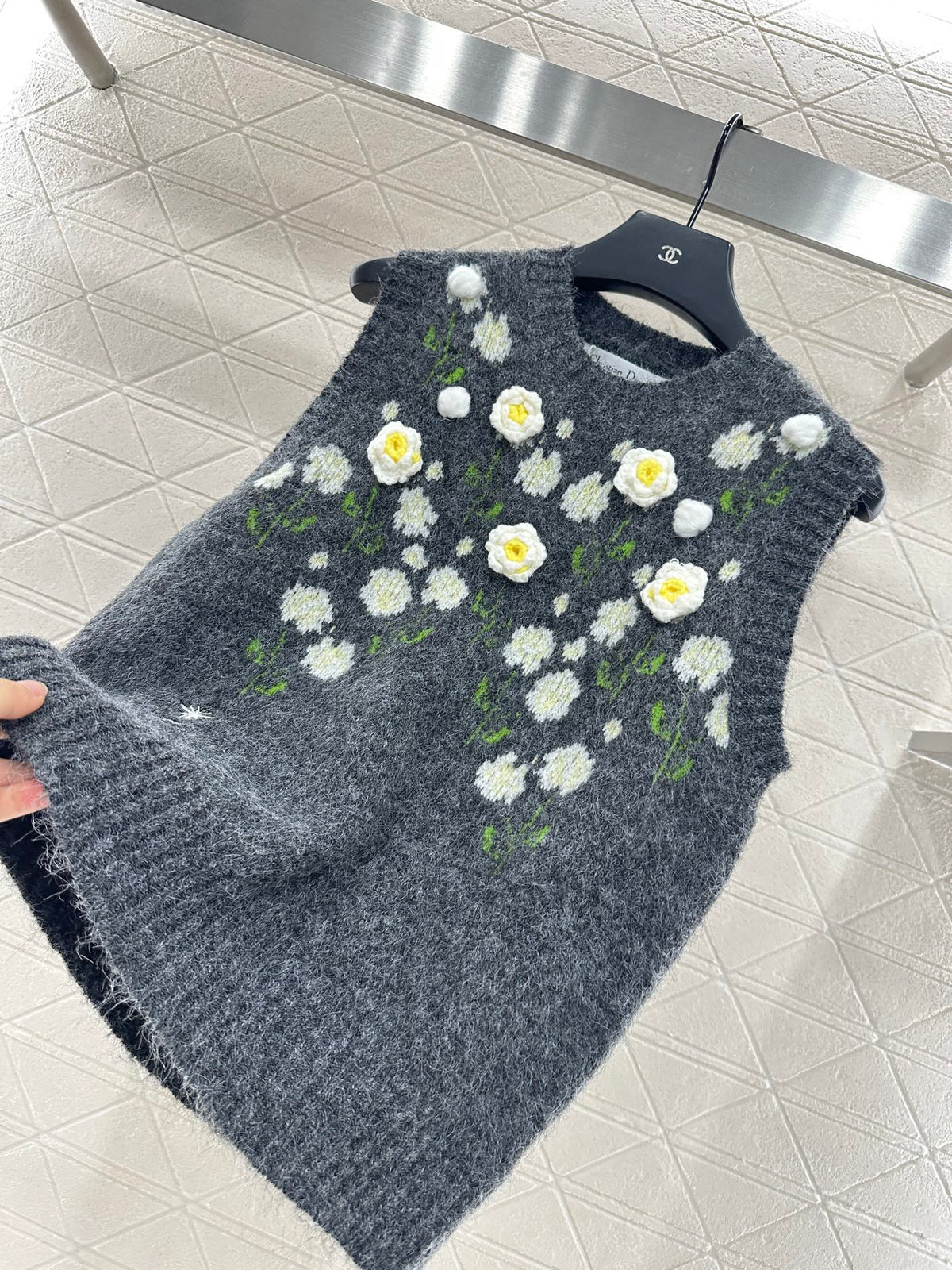 25fw 3D Crochet Knitted Vest