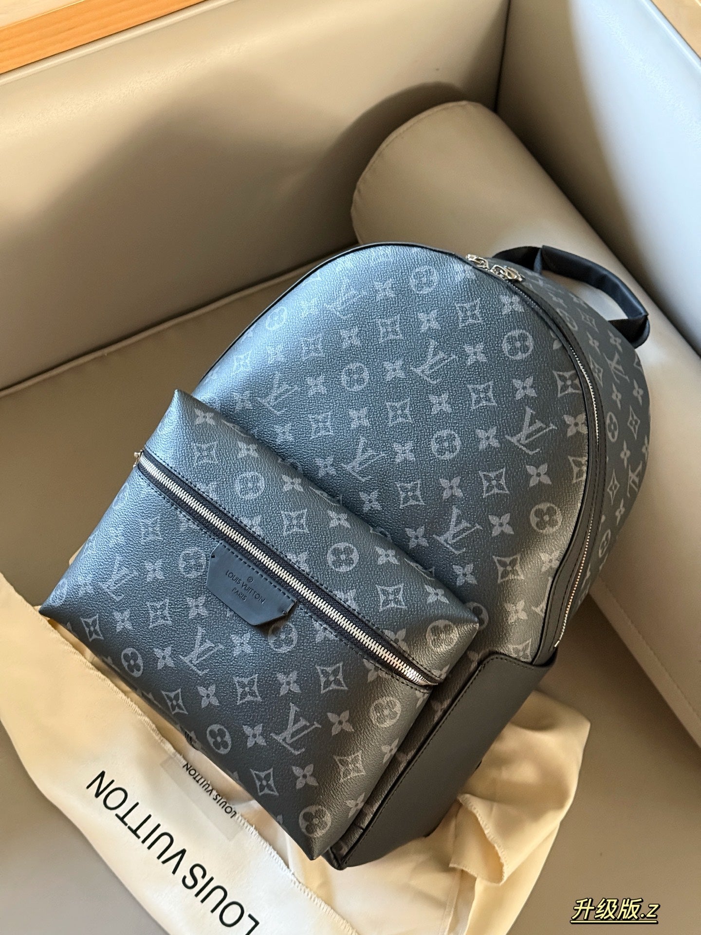 Half circle zipper discovery backpack