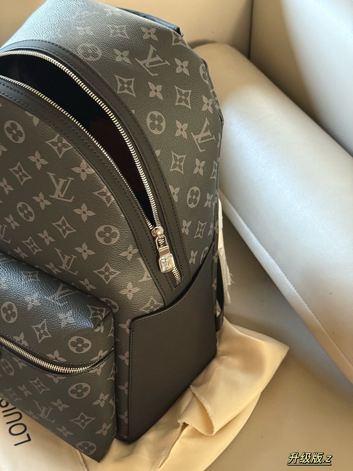Half circle zipper discovery backpack