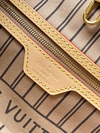 Trendy handbag
